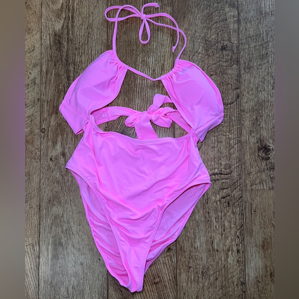 NWOT Good American Sugar Pink Halter One Piece Cut Out Strappy Swimsuit Large - Picture 3 of 5